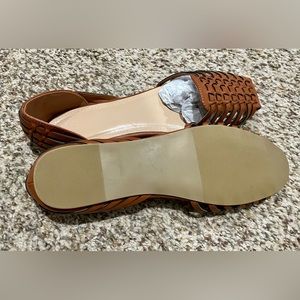 Woven flats